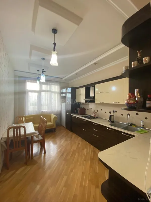 Kirayə verilir 2 otaqlı mənzil 90 m²