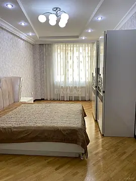 Kirayə verilir 2 otaqlı mənzil 90 m²