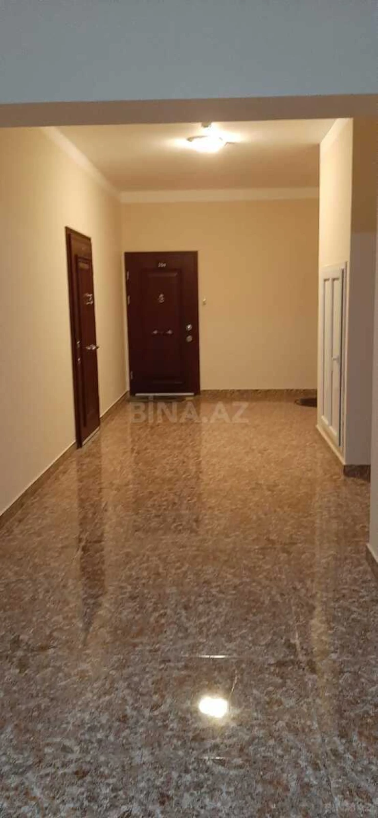 Kirayə verilir 2 otaqlı mənzil 67 m²