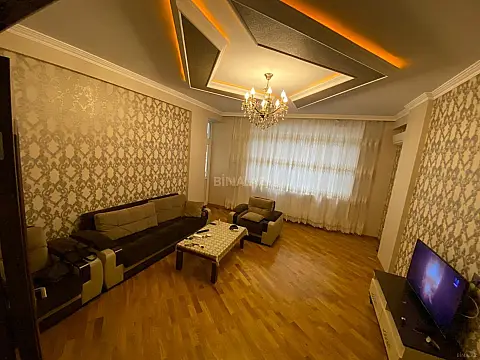 Kirayə verilir 2 otaqlı mənzil 67 m²