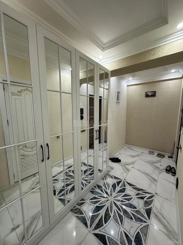 Satılır 3 otaqlı mənzil 112 m²