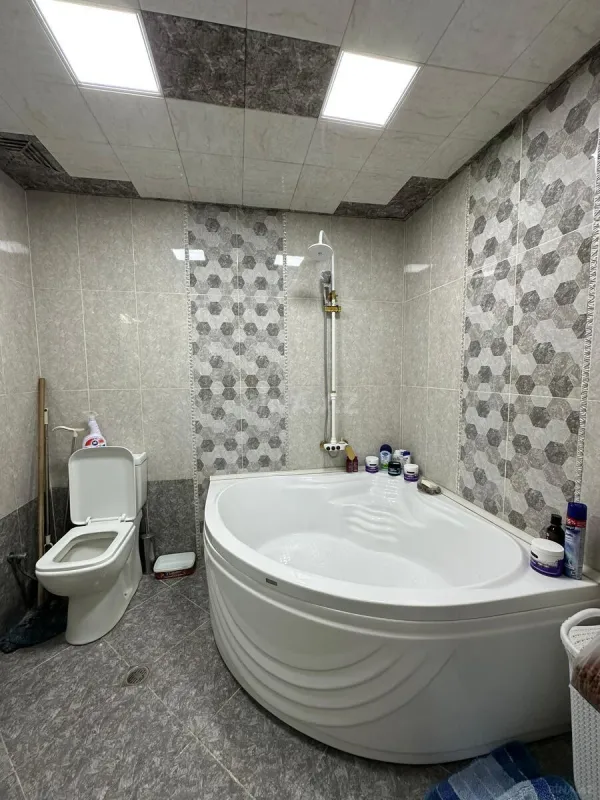 Satılır 3 otaqlı mənzil 112 m²