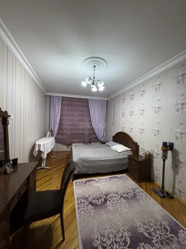 Satılır 3 otaqlı mənzil 159 m²