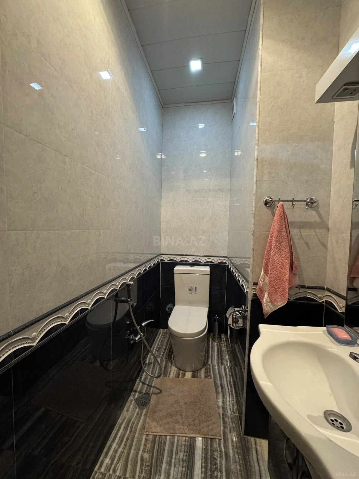 Satılır 3 otaqlı mənzil 159 m²