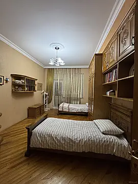 Satılır 3 otaqlı mənzil 159 m²