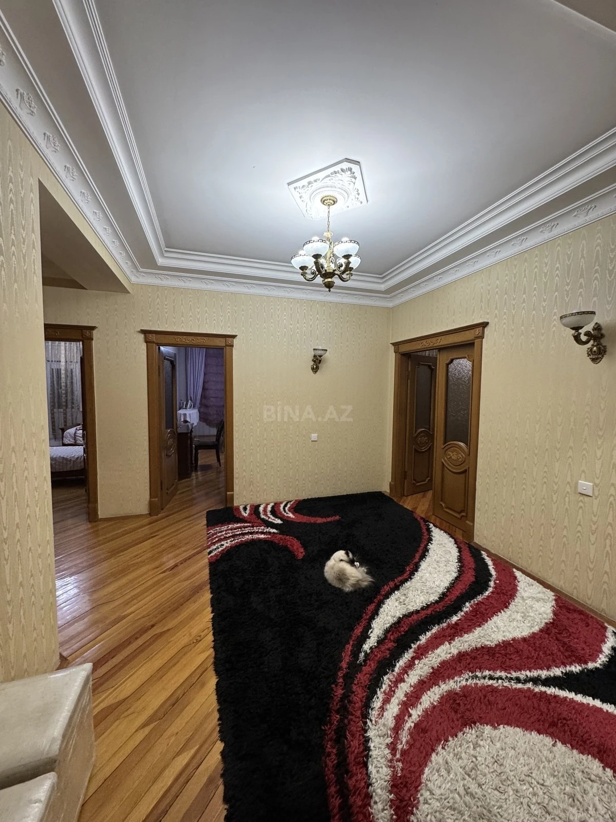 Satılır 3 otaqlı mənzil 159 m²