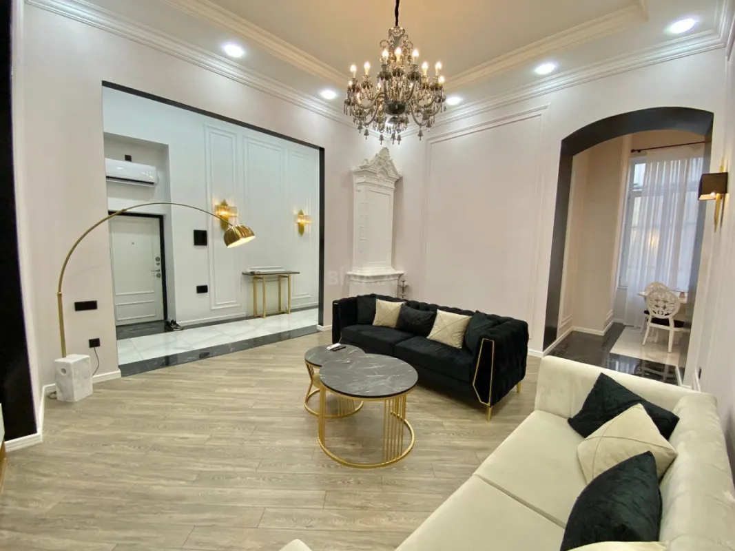 Kirayə verilir 3 otaqlı mənzil 140 m²