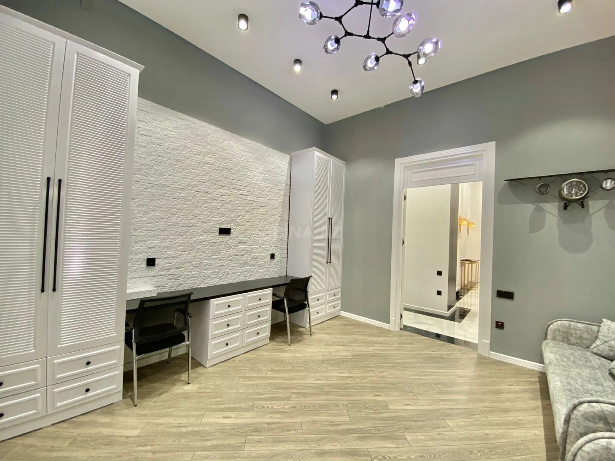 Kirayə verilir 3 otaqlı mənzil 140 m²