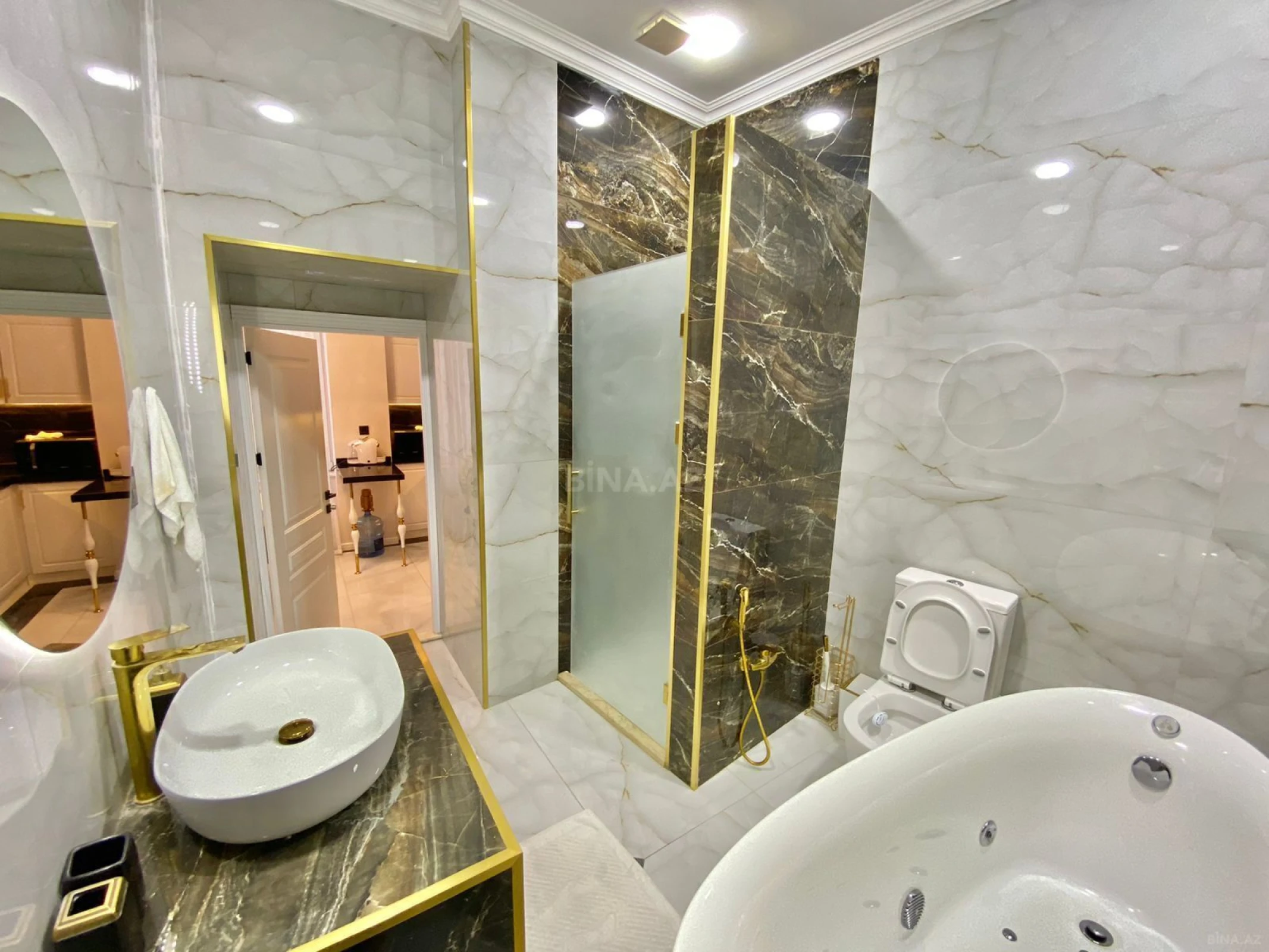 Kirayə verilir 3 otaqlı mənzil 140 m²