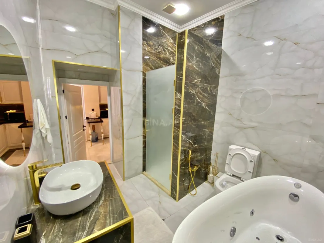 Kirayə verilir 3 otaqlı mənzil 140 m²