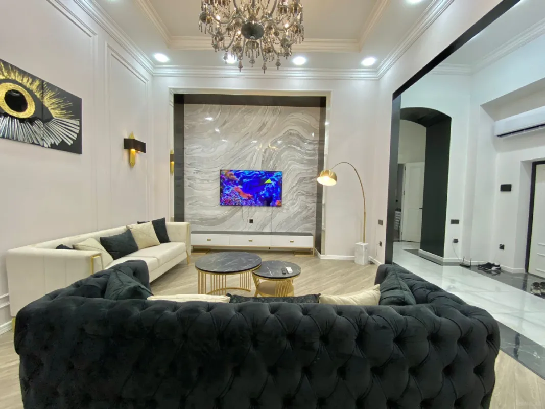 Kirayə verilir 3 otaqlı mənzil 140 m²