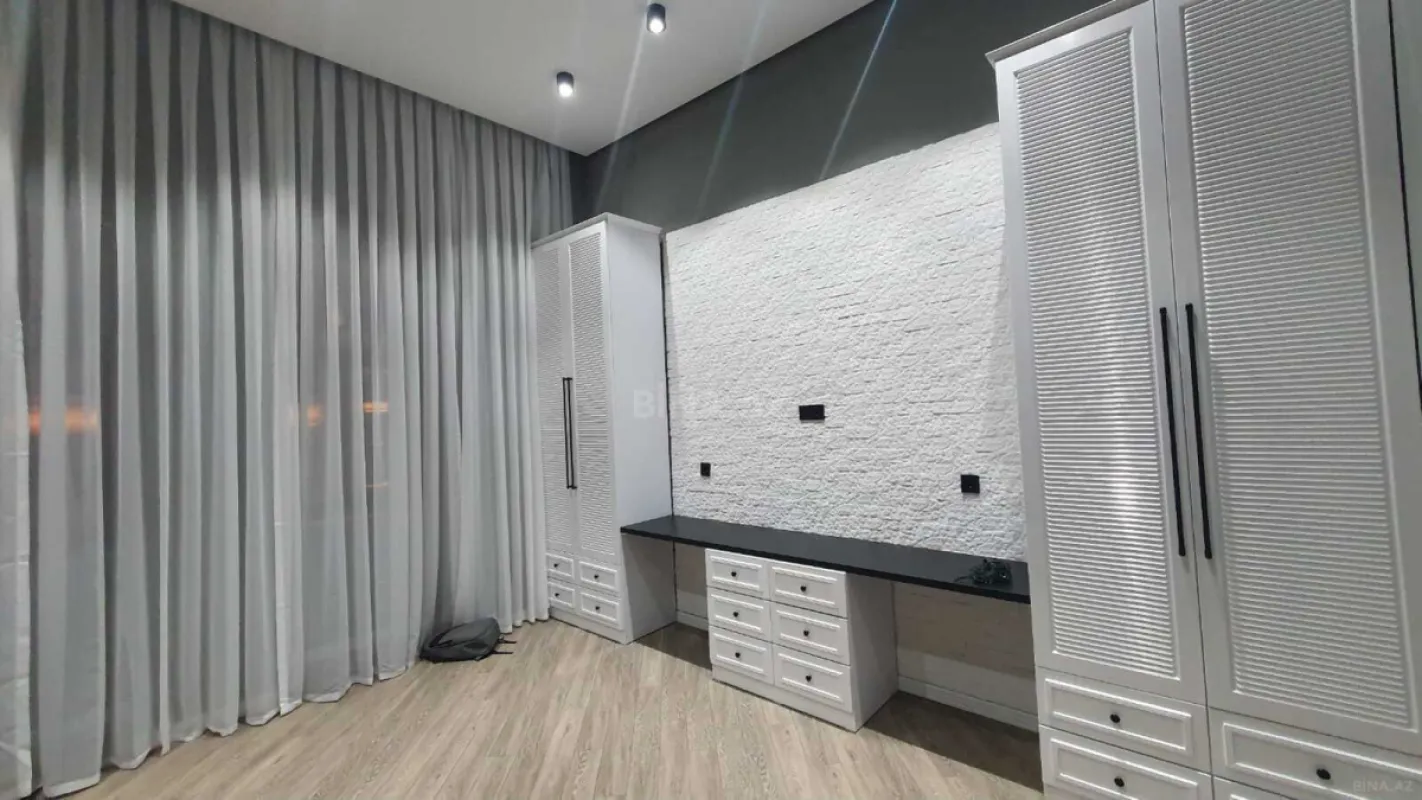 Kirayə verilir 3 otaqlı mənzil 140 m²