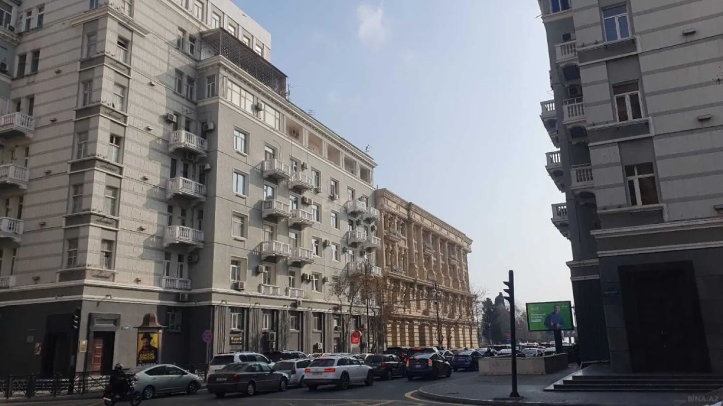 Kirayə verilir 3 otaqlı mənzil 140 m²