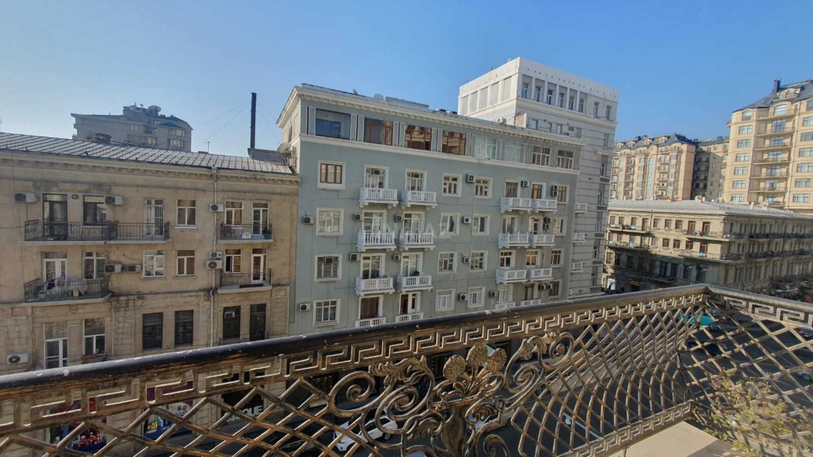 Kirayə verilir 3 otaqlı mənzil 140 m²