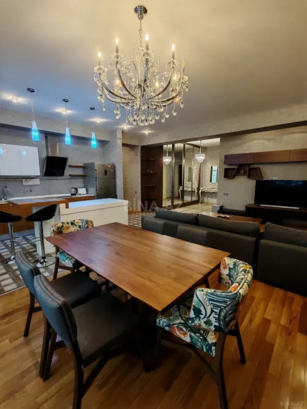 Kirayə verilir 3 otaqlı mənzil 125 m²