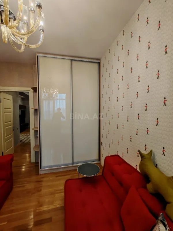 Kirayə verilir 3 otaqlı mənzil 125 m²