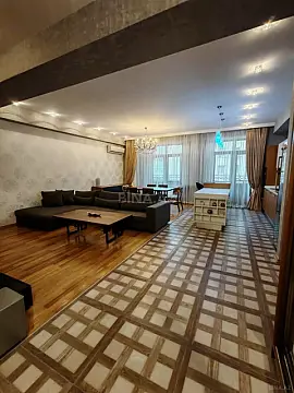 Kirayə verilir 3 otaqlı mənzil 125 m²