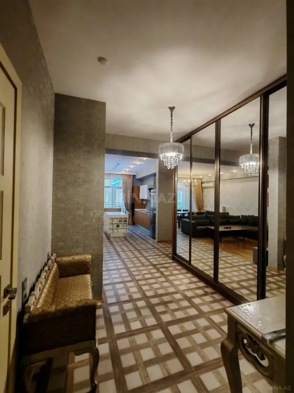 Kirayə verilir 3 otaqlı mənzil 125 m²