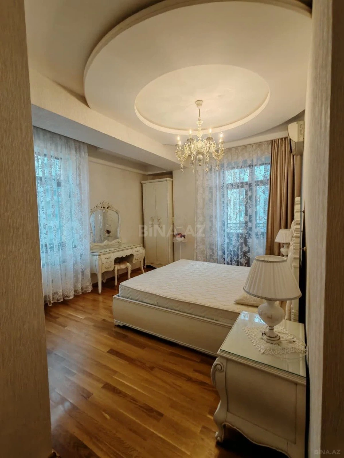 Kirayə verilir 3 otaqlı mənzil 125 m²