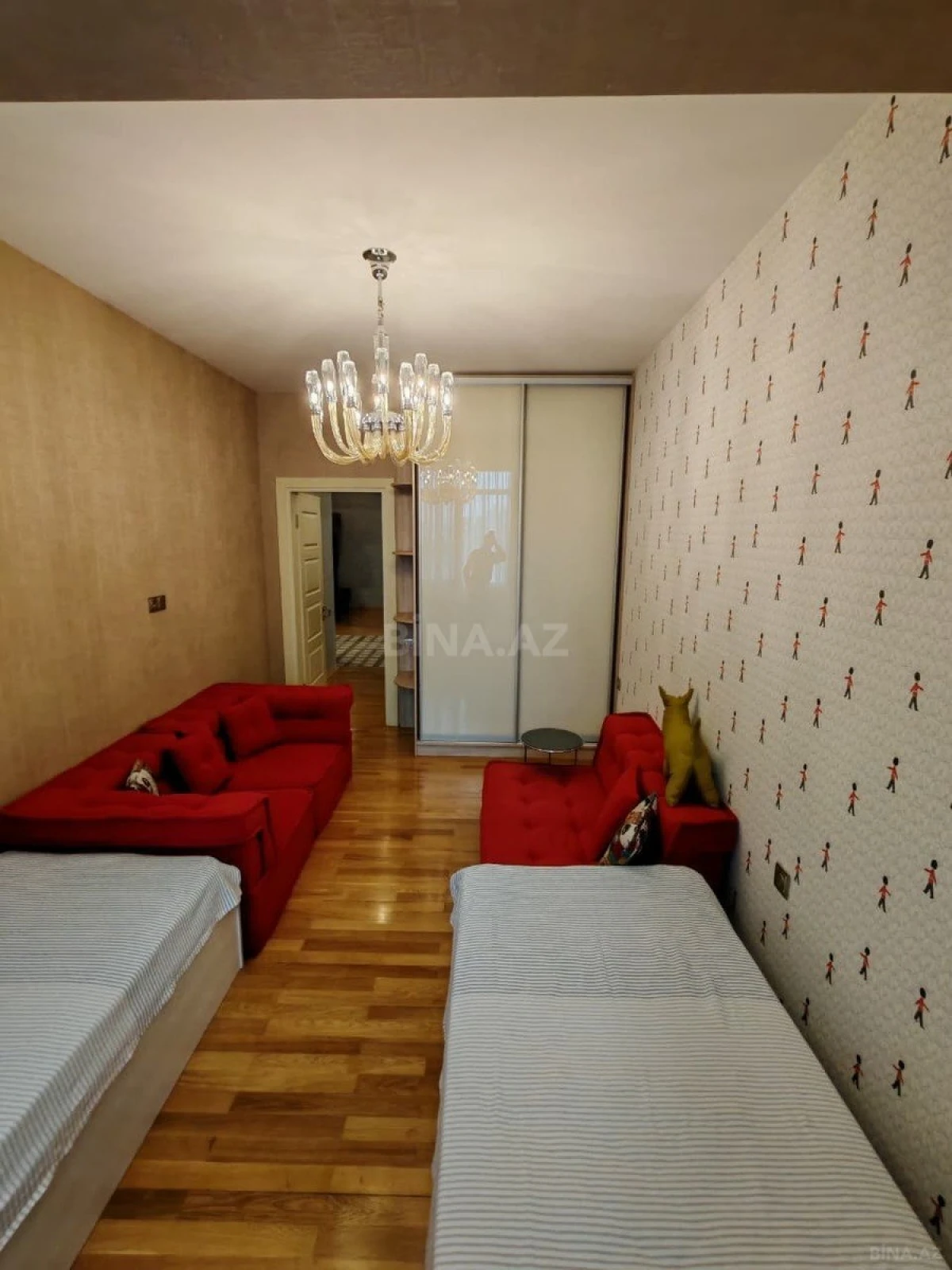 Kirayə verilir 3 otaqlı mənzil 125 m²