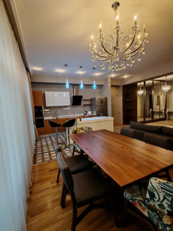 Kirayə verilir 3 otaqlı mənzil 125 m²