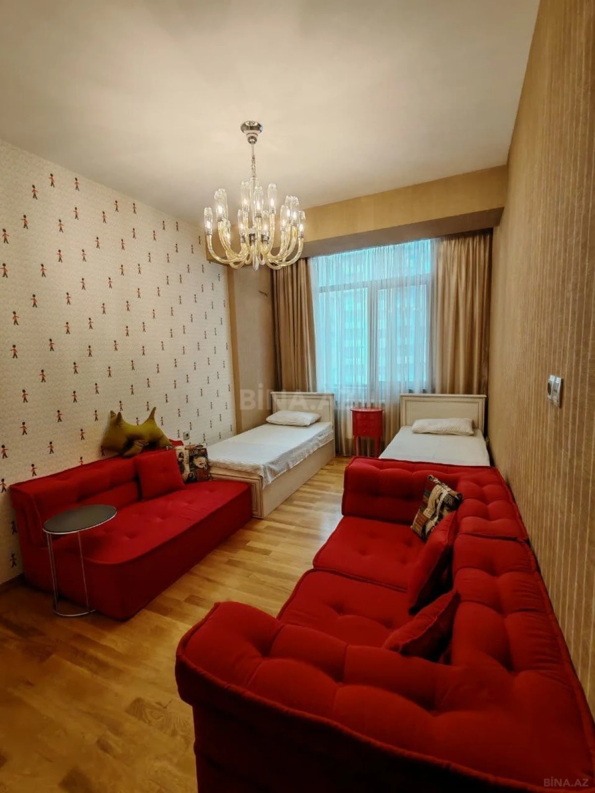 Kirayə verilir 3 otaqlı mənzil 125 m²