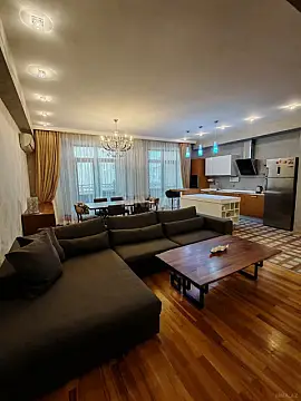 Kirayə verilir 3 otaqlı mənzil 125 m²