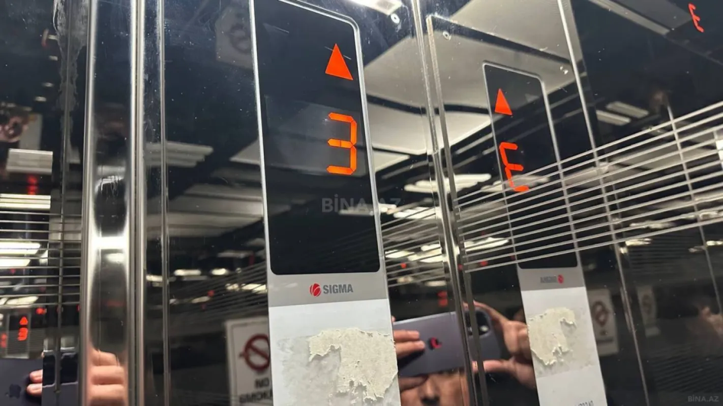 Satılır 3 otaqlı mənzil 137 m²