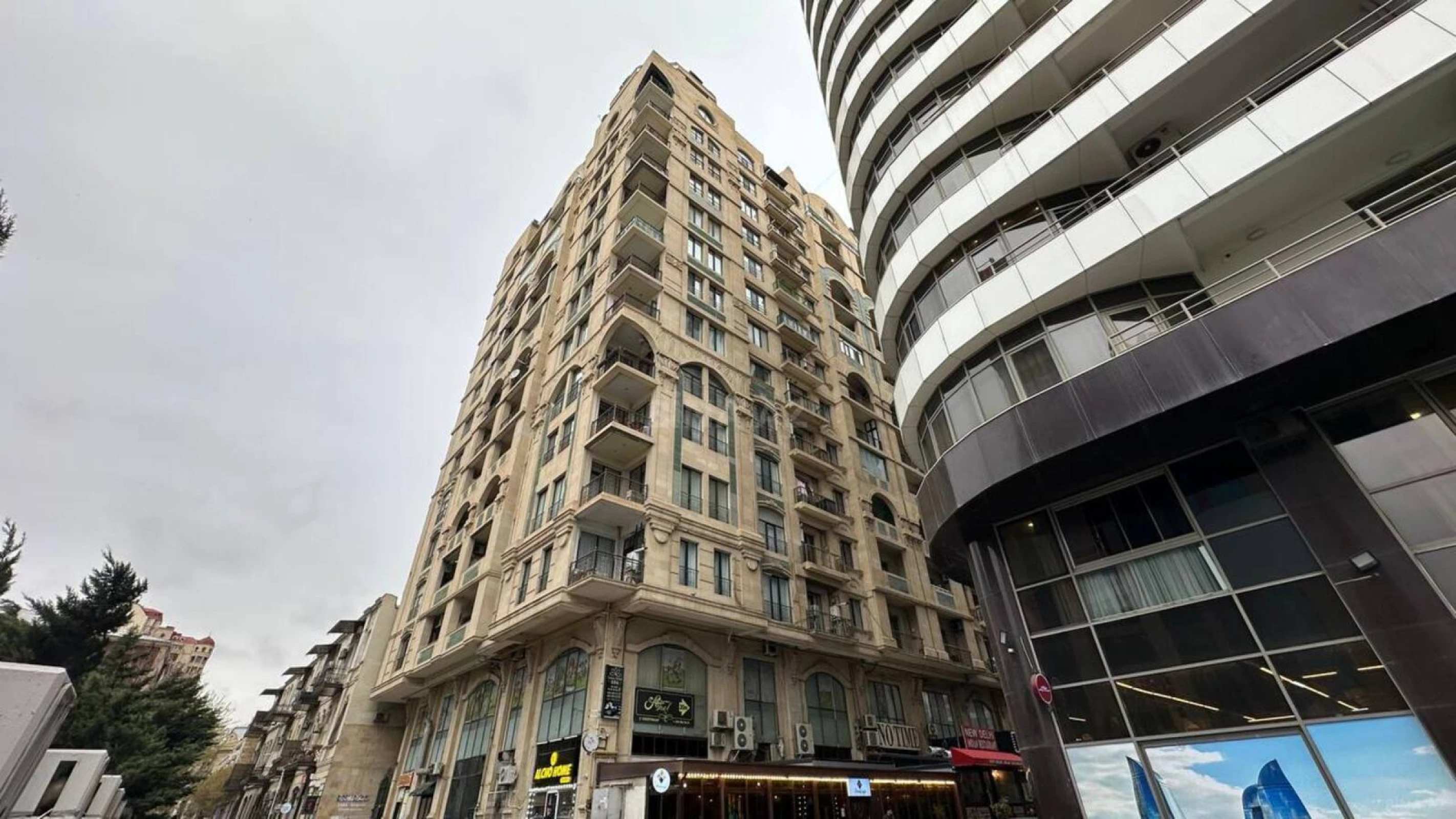 Satılır 3 otaqlı mənzil 137 m²