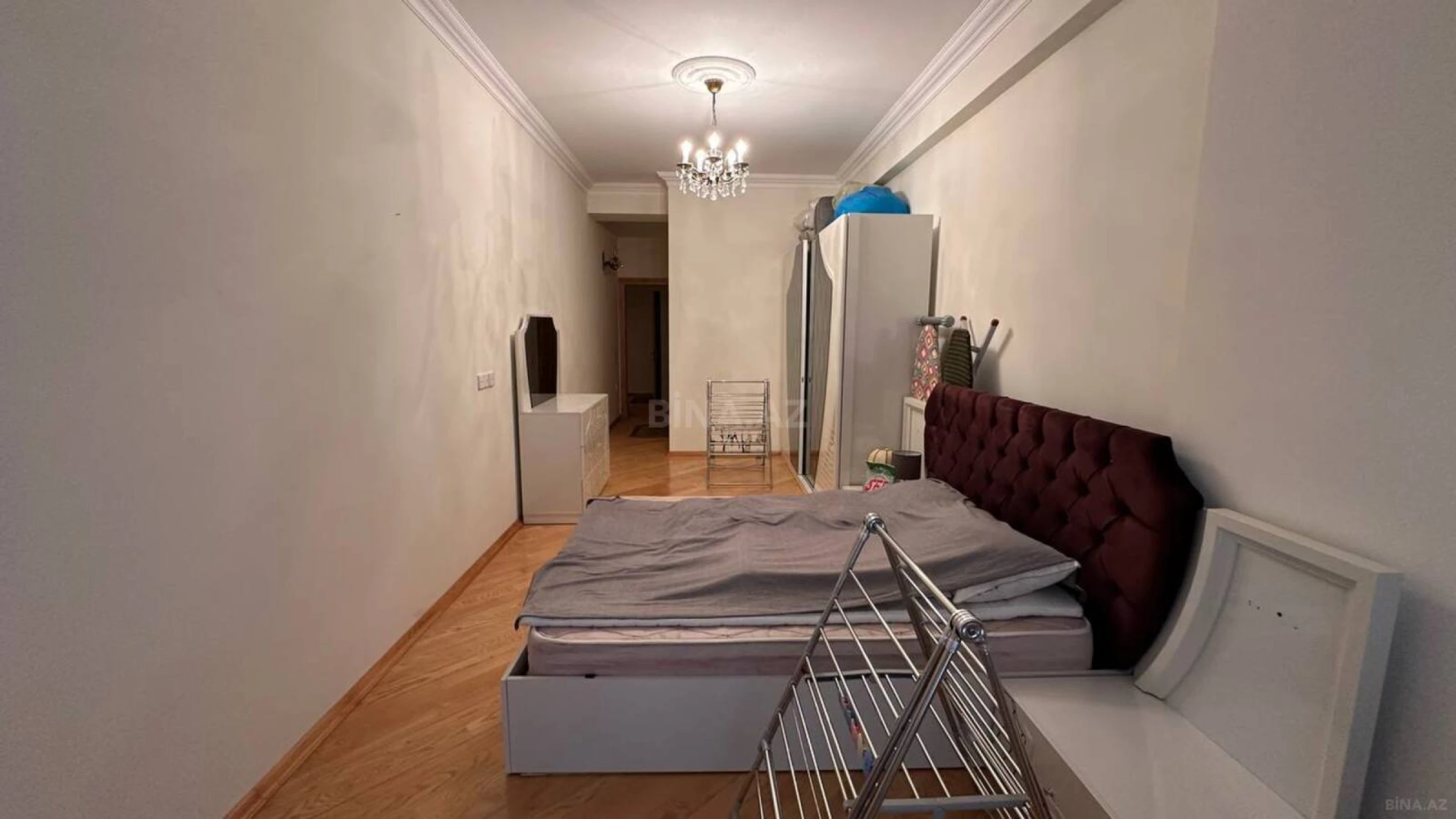 Satılır 3 otaqlı mənzil 137 m²