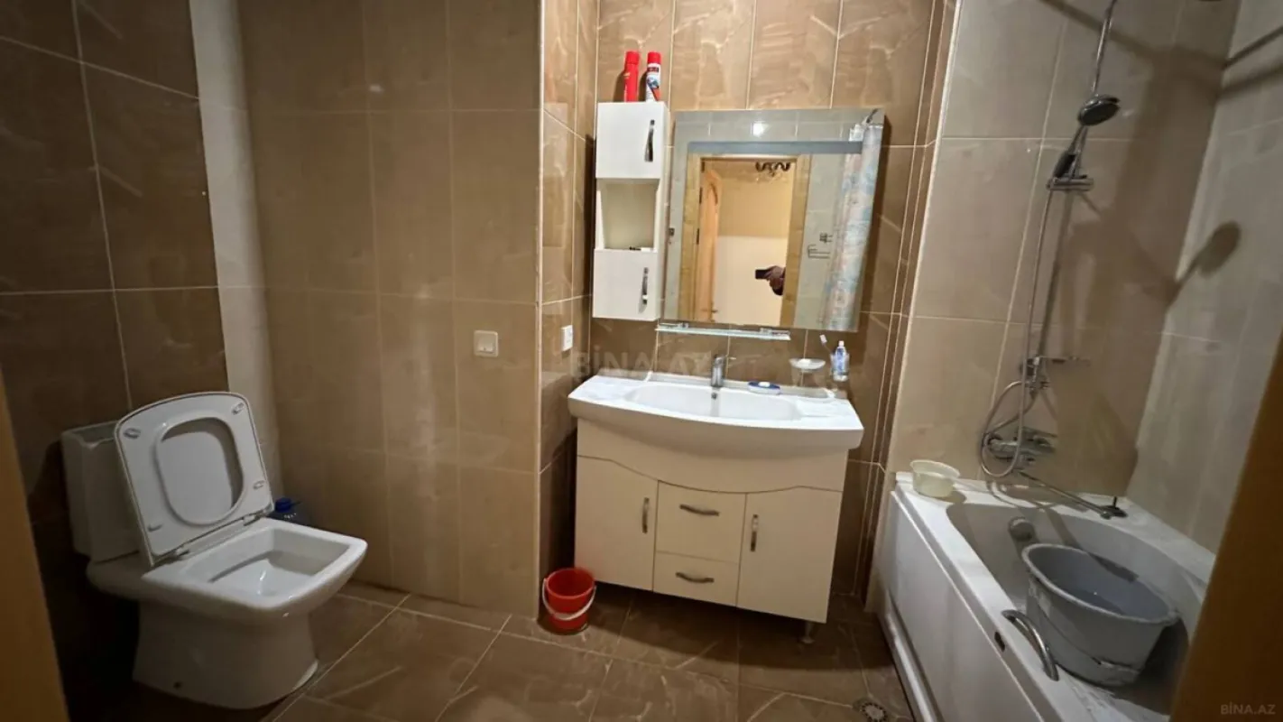 Satılır 3 otaqlı mənzil 137 m²