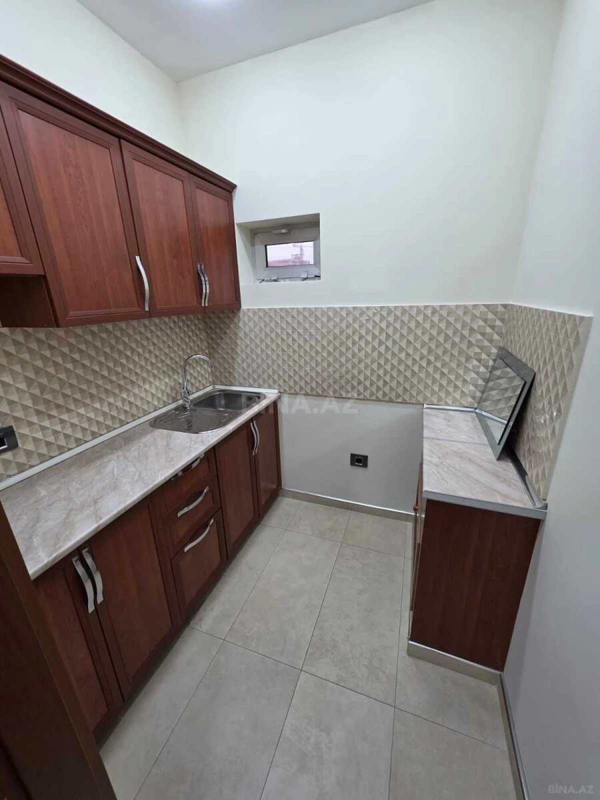 Kirayə verilir 10 otaqlı ofis 550 m²