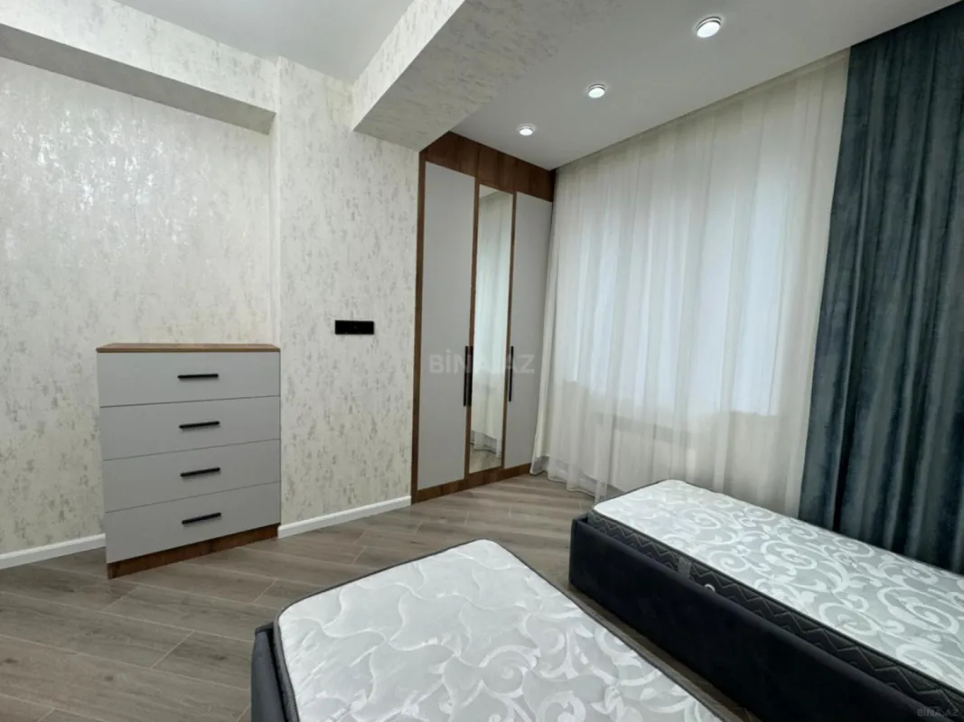 Satılır 3 otaqlı mənzil 107 m²