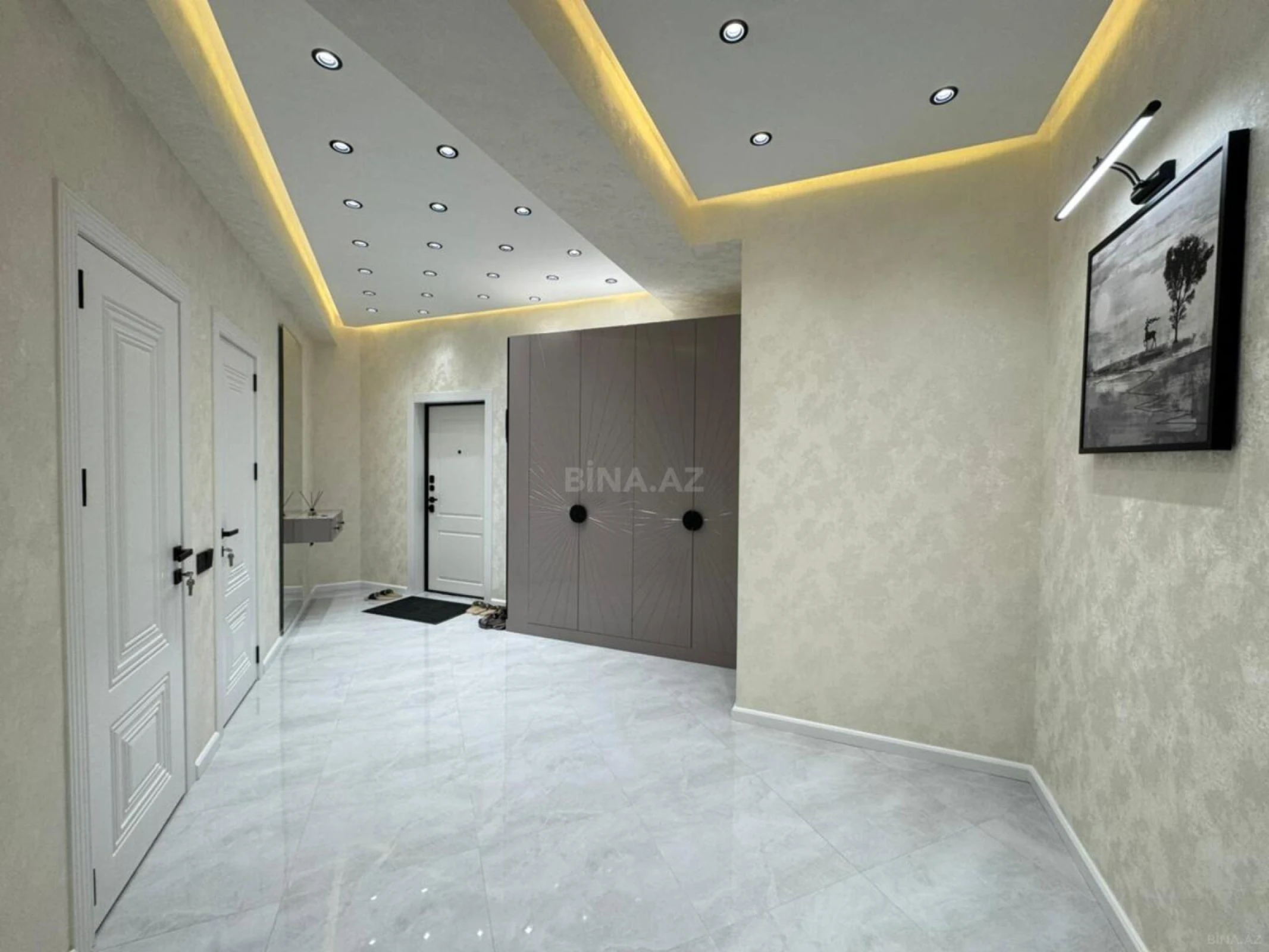 Satılır 3 otaqlı mənzil 107 m²