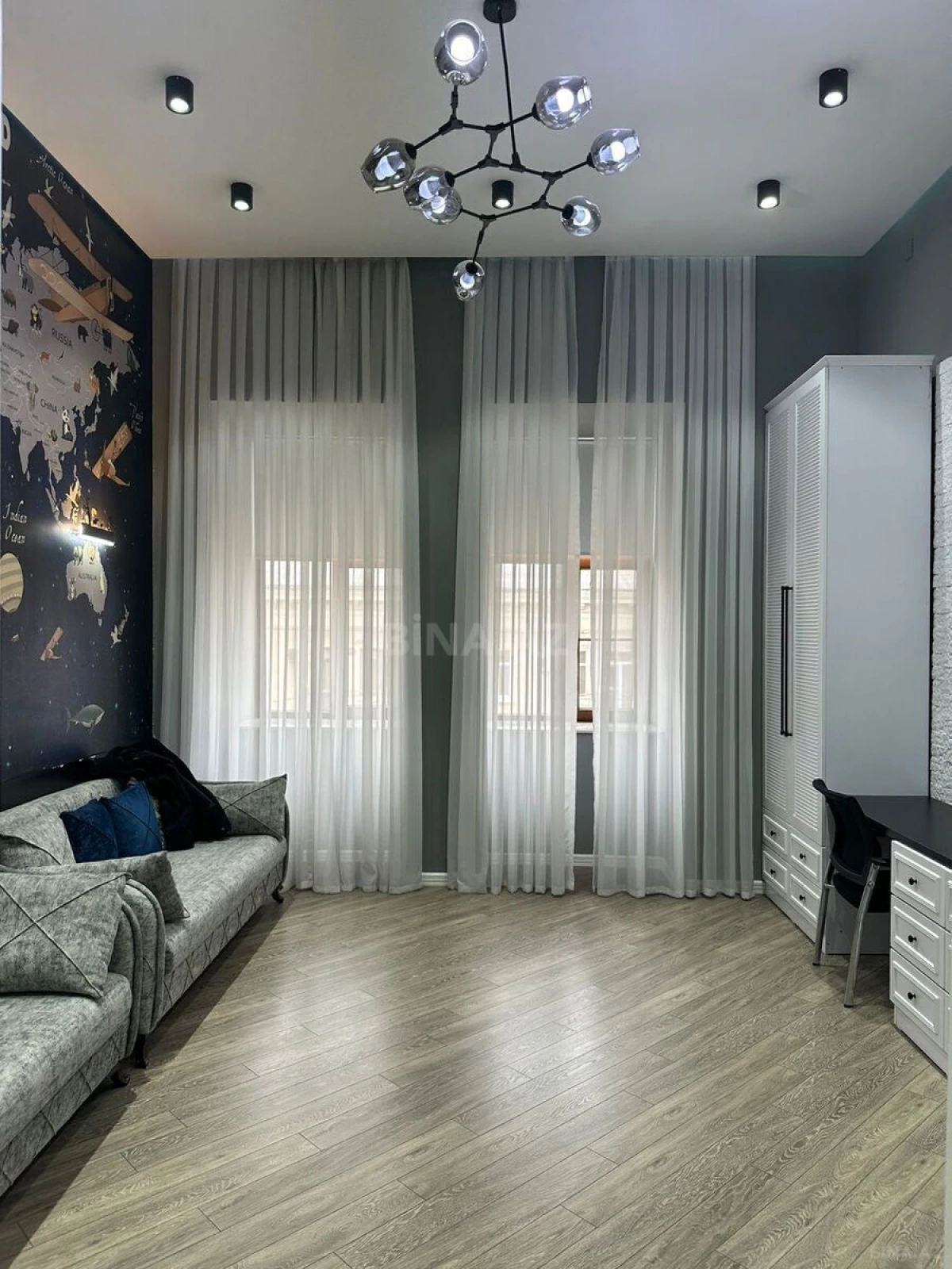 Kirayə verilir 3 otaqlı mənzil 140 m²
