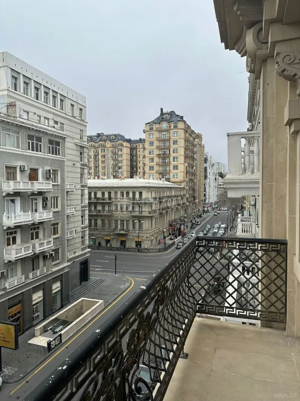 Kirayə verilir 3 otaqlı mənzil 140 m²