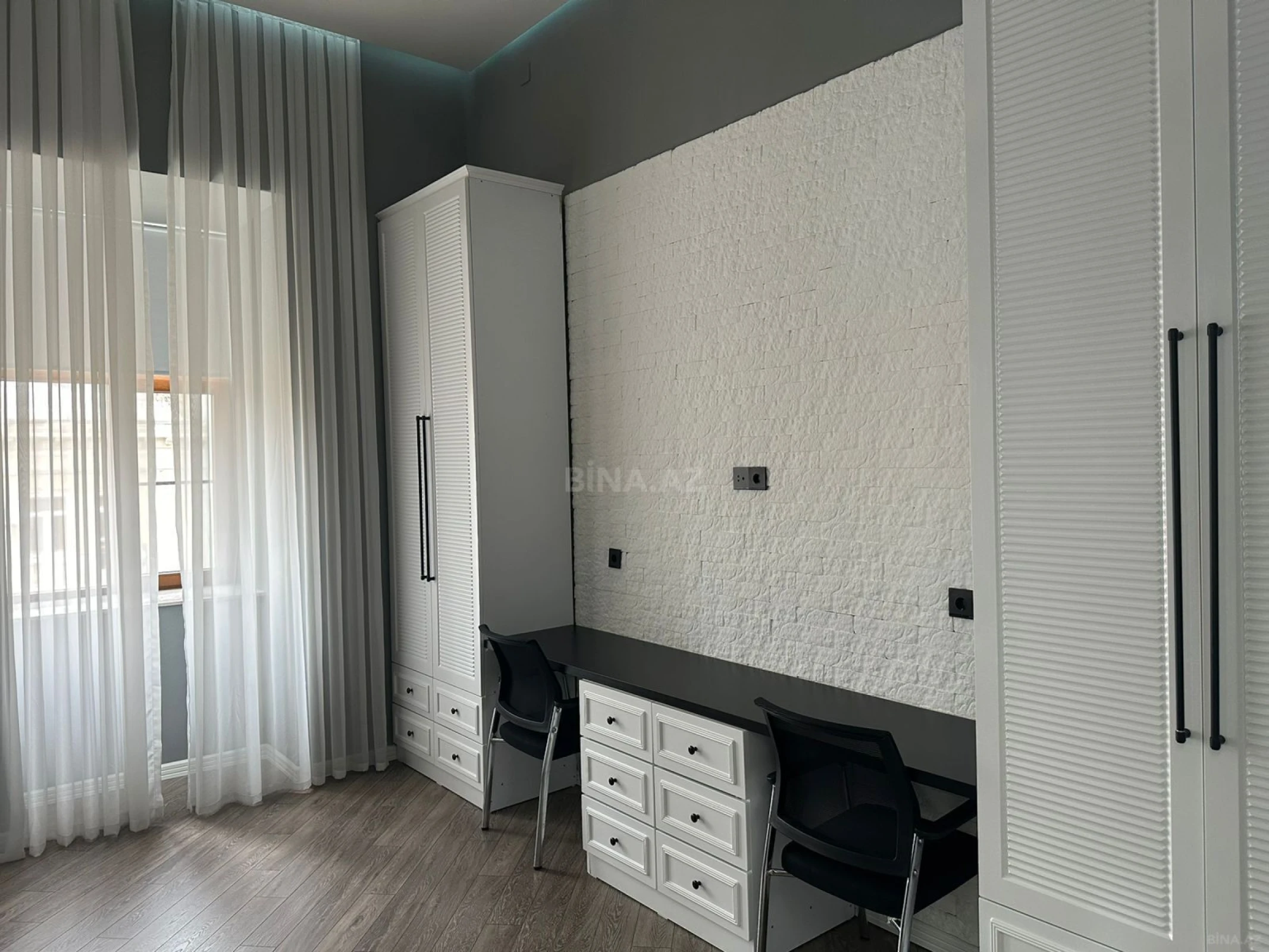 Kirayə verilir 3 otaqlı mənzil 140 m²