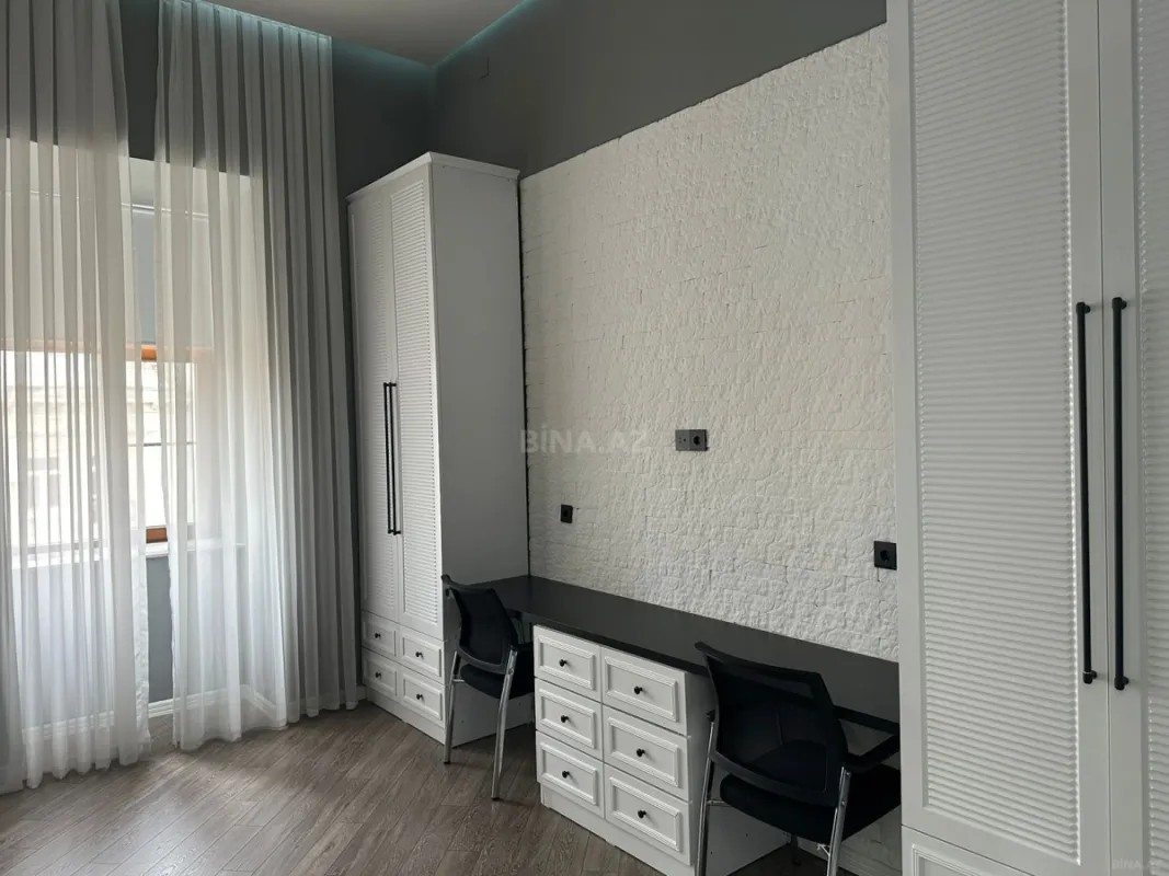 Kirayə verilir 3 otaqlı mənzil 140 m²