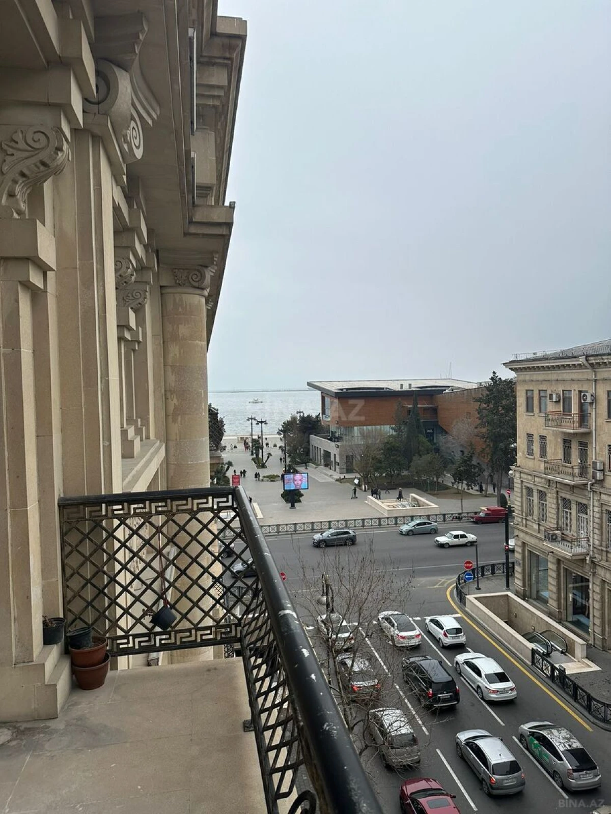 Kirayə verilir 3 otaqlı mənzil 140 m²