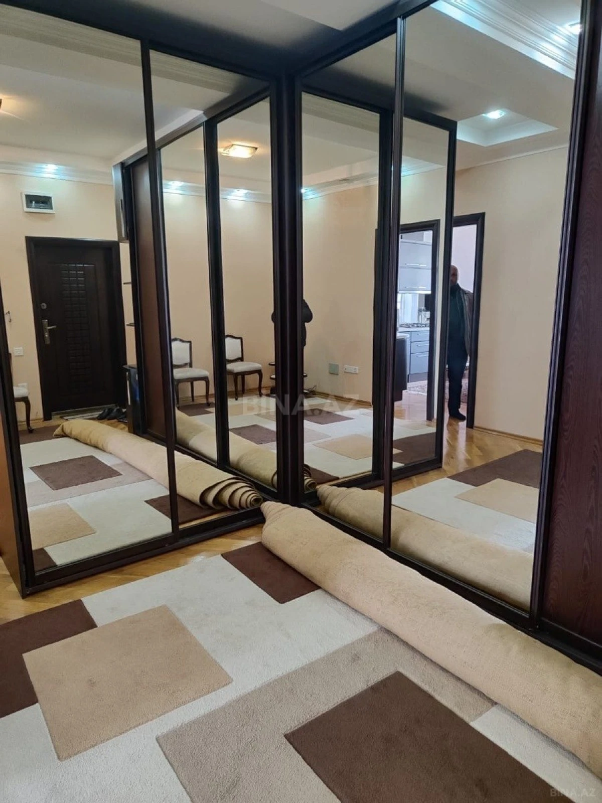 Satılır 3 otaqlı mənzil 125 m²