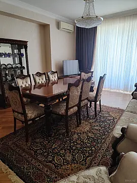 Satılır 3 otaqlı mənzil 125 m²
