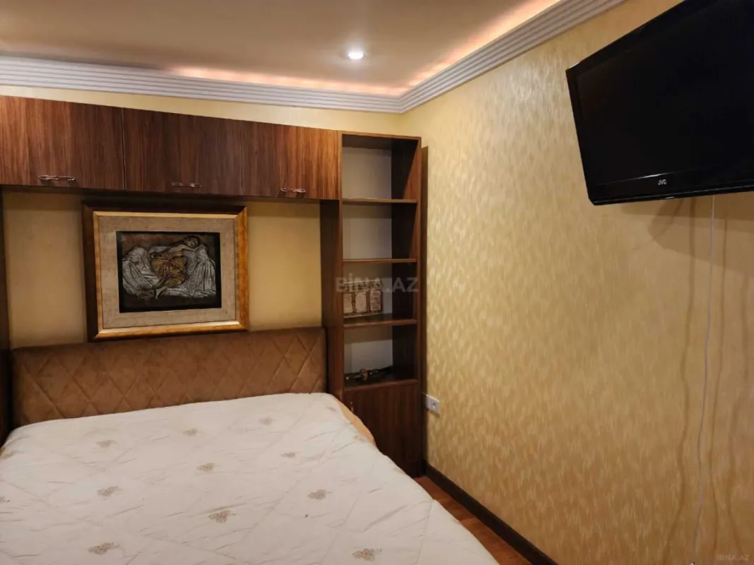 Kirayə verilir 5 otaqlı mənzil 200 m²