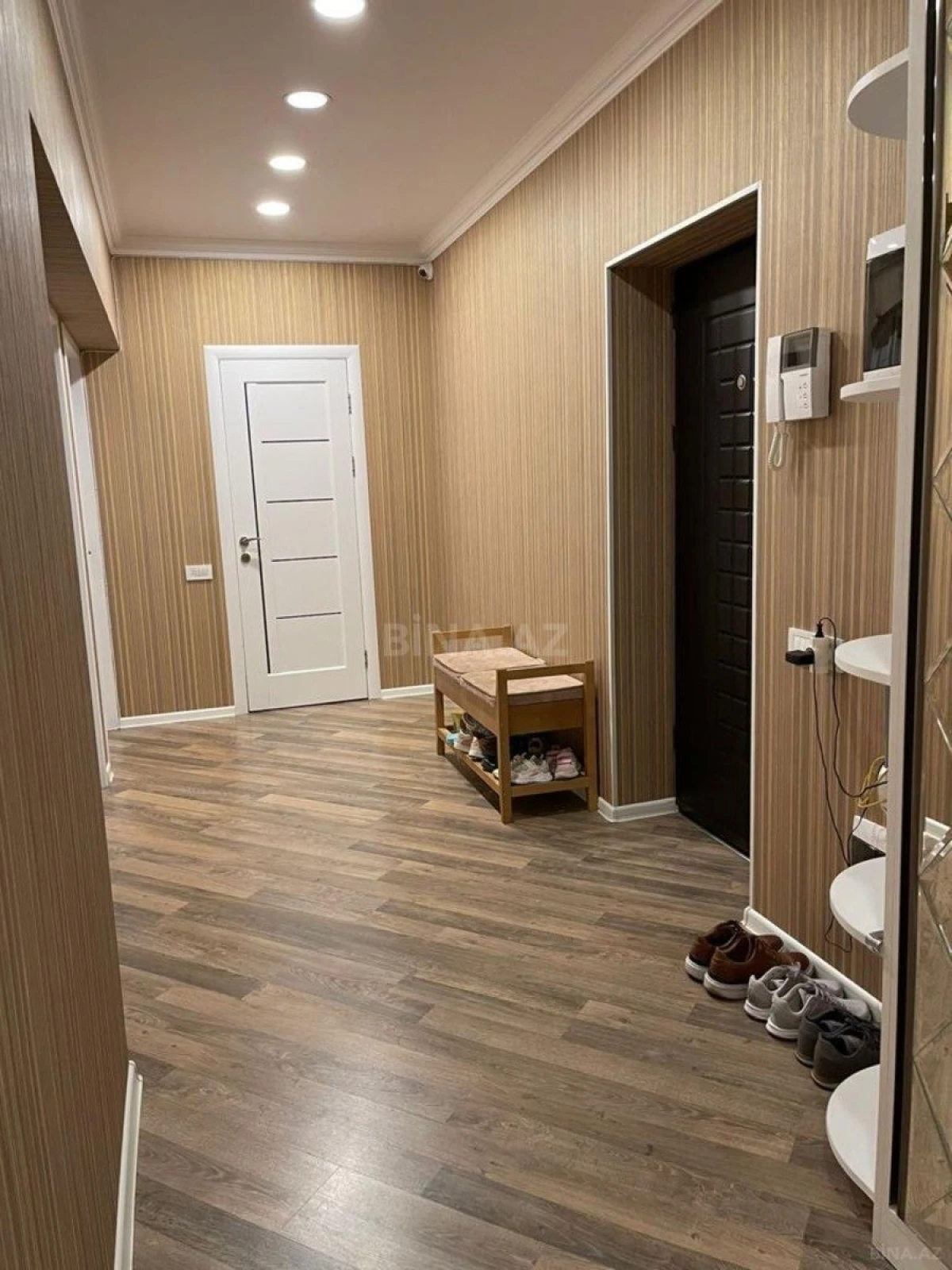 Kirayə verilir 3 otaqlı mənzil 101 m²