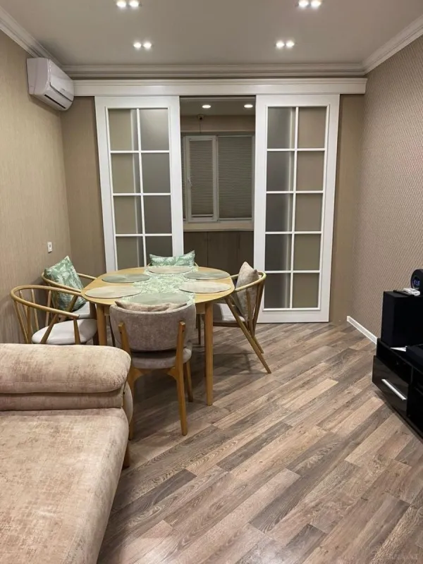 Kirayə verilir 3 otaqlı mənzil 101 m²
