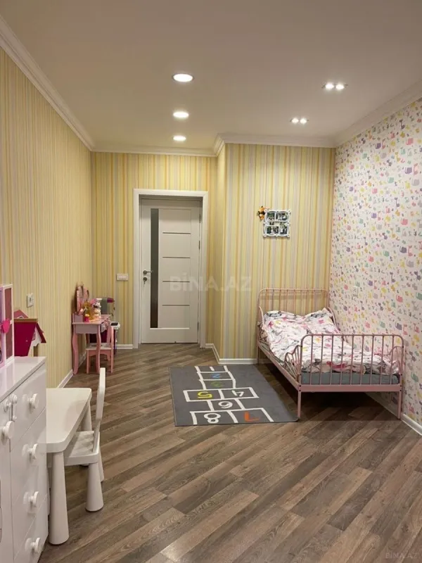 Kirayə verilir 3 otaqlı mənzil 101 m²