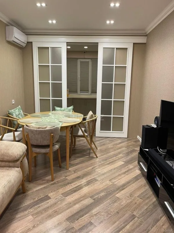 Kirayə verilir 3 otaqlı mənzil 101 m²