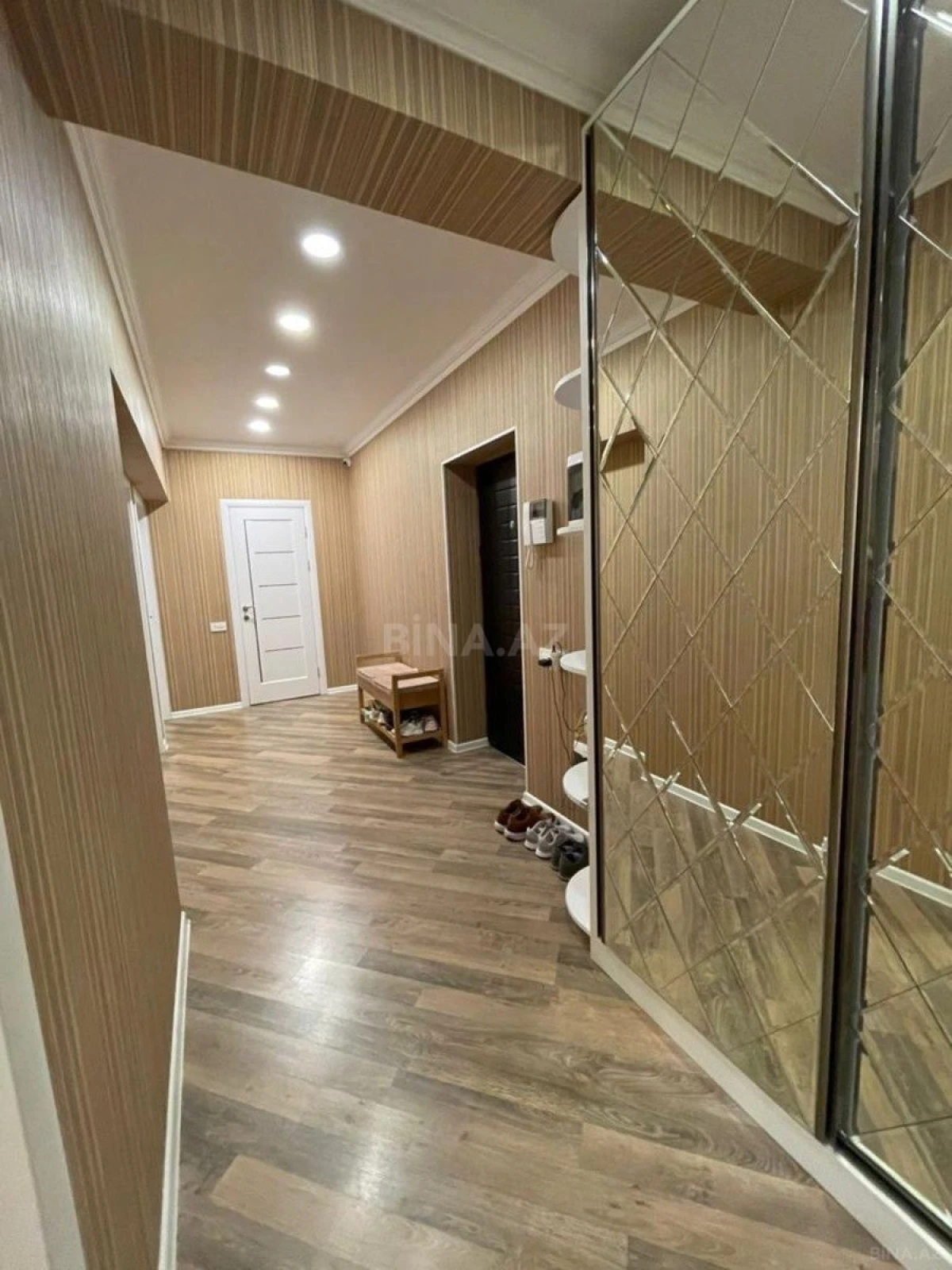 Kirayə verilir 3 otaqlı mənzil 101 m²