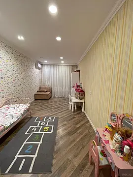 Kirayə verilir 3 otaqlı mənzil 101 m²