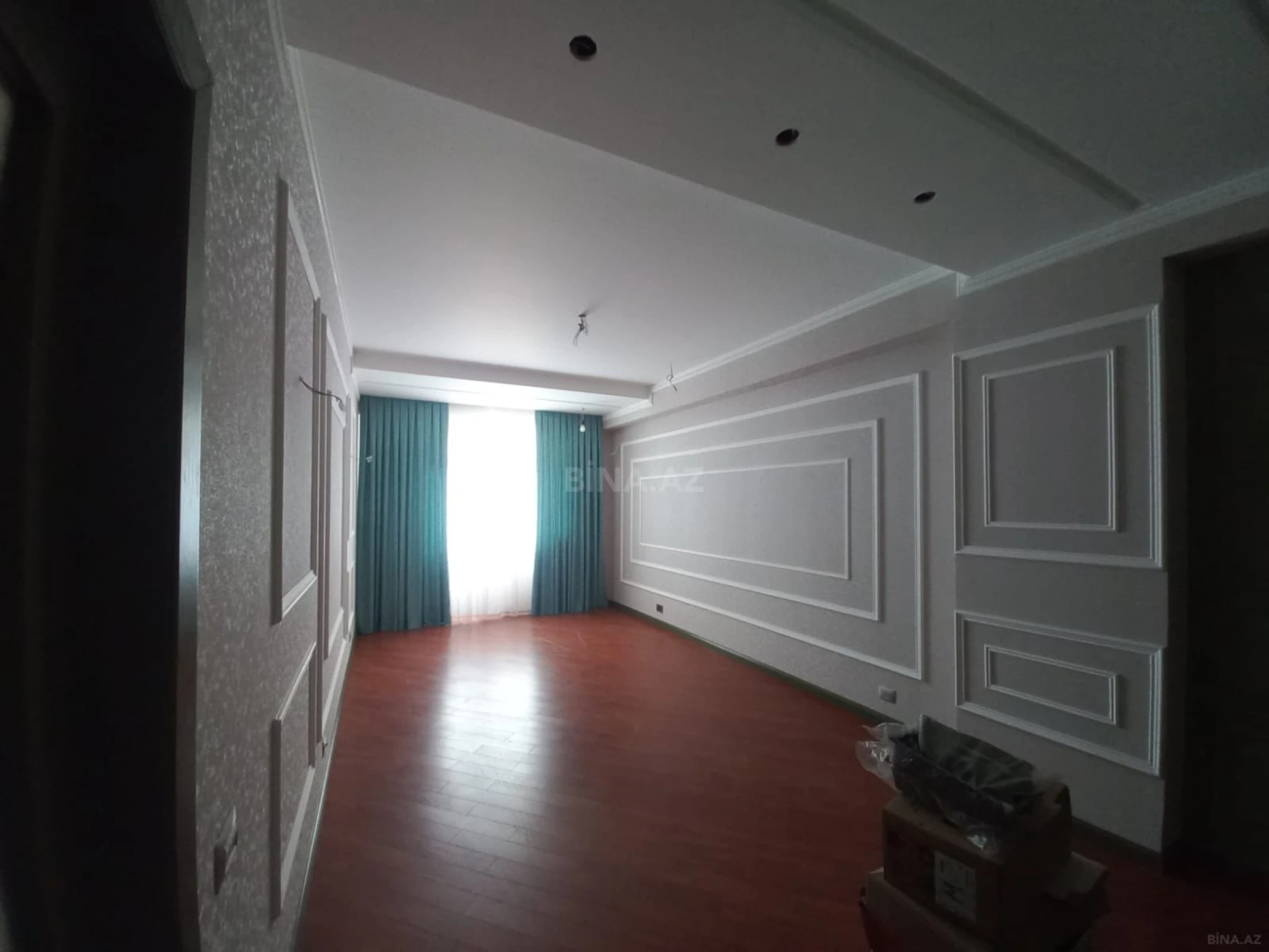 Satılır 3 otaqlı mənzil 128 m²