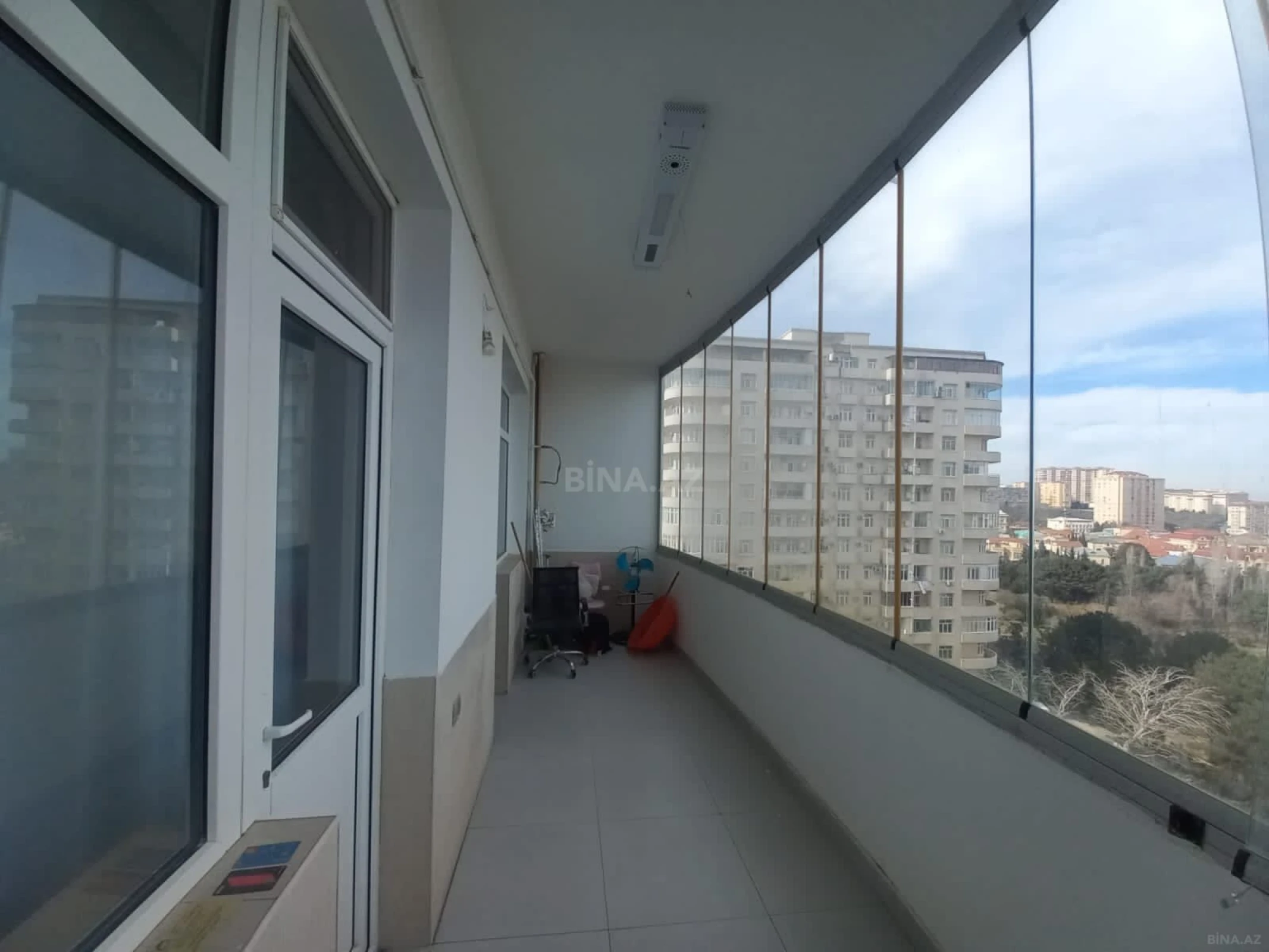 Satılır 3 otaqlı mənzil 128 m²